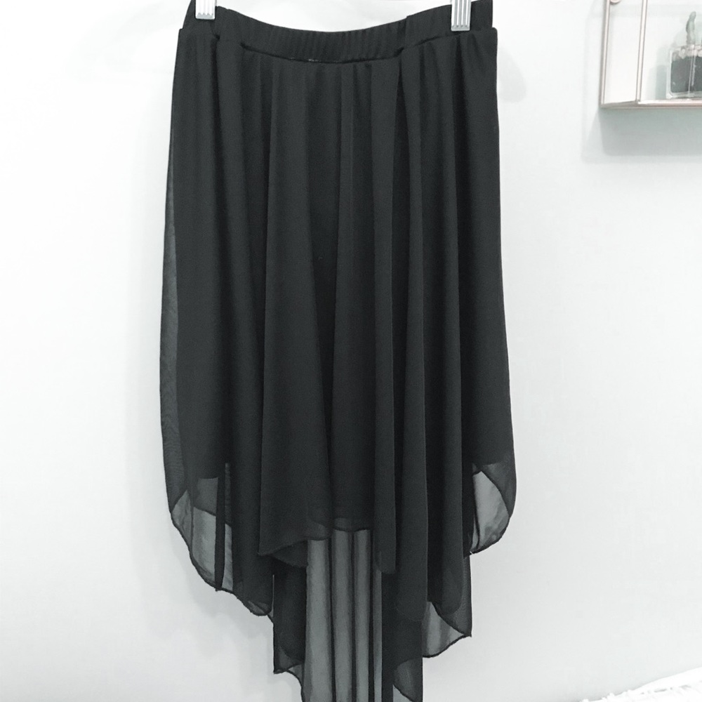Sequin hearts junior size Large black skirt